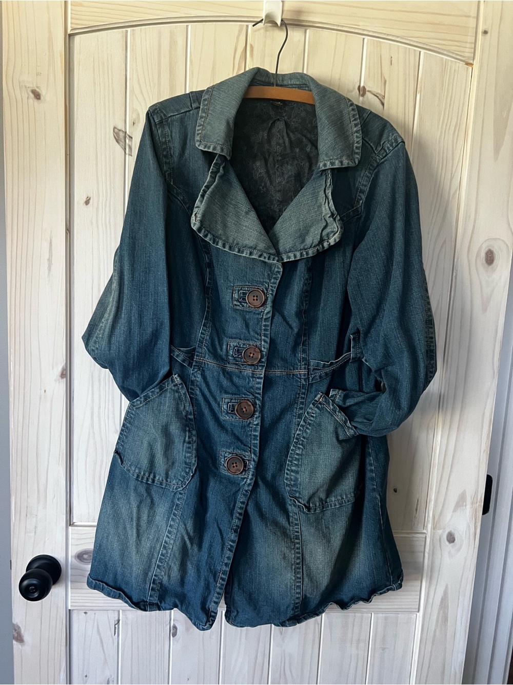 Venezia Blue Denim Button-Front Jacket with Wooden Buttons